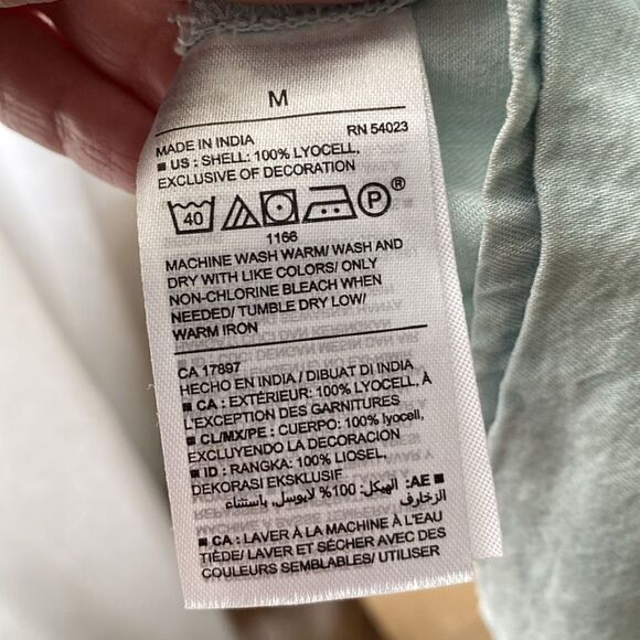 Old Navy Embroidered Tank Top Size Medium - Picture 5 of 5